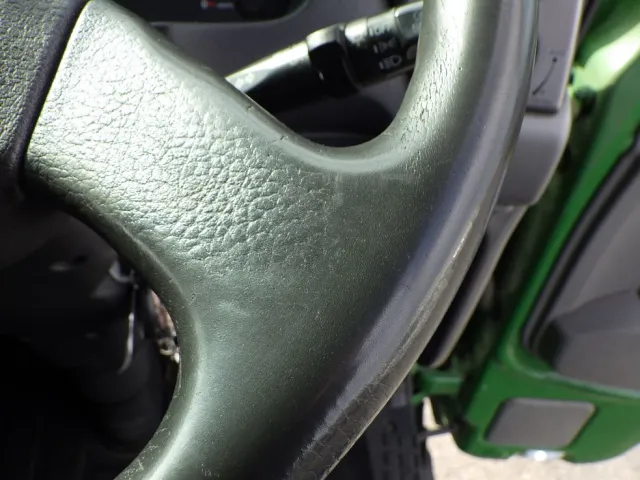 ハンドルにスレがあります。|UDトラックス クオン QPG-CD5ZLの写真36