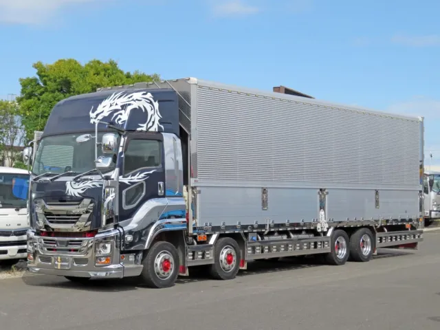 いすゞ ギガ 2PG-CYJ77Cの写真1