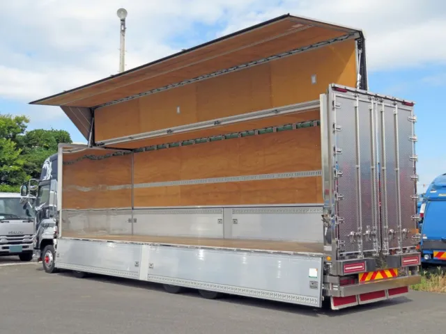 いすゞ ギガ 2PG-CYJ77Cの写真3