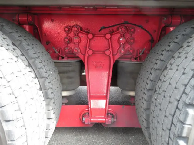 エアサスです。|いすゞ ギガ 2PG-CYJ77Cの写真5