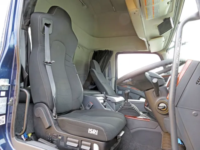 ハイルーフキャビンです。|いすゞ ギガ 2PG-CYJ77Cの写真6