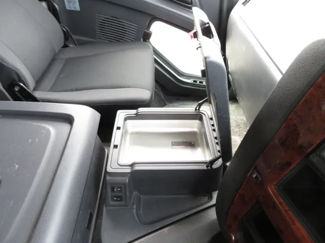 冷温庫付きです。|いすゞ ギガ 2PG-CYJ77Cの写真23