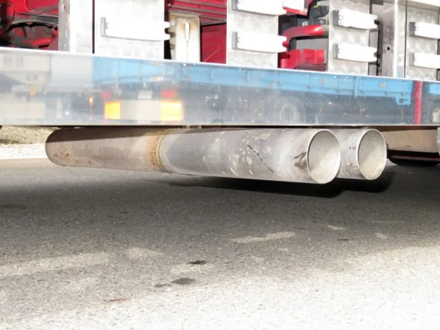 横出しマフラーの為、車検非対応です。|いすゞ ギガ 2PG-CYJ77Cの写真36