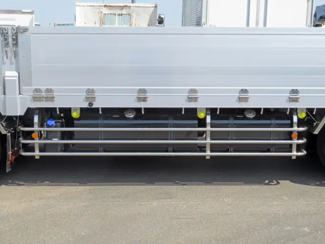 燃料タンクは300Lと200Lが付いています。|日野 プロフィア 2KG-FW1AHCの写真15