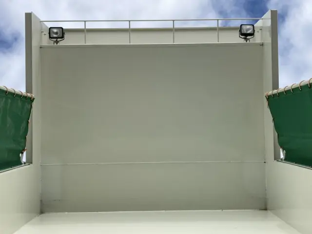 プロテクターの状態です。|日野 プロフィア 2DG-FS1AGE(6x4)の写真14