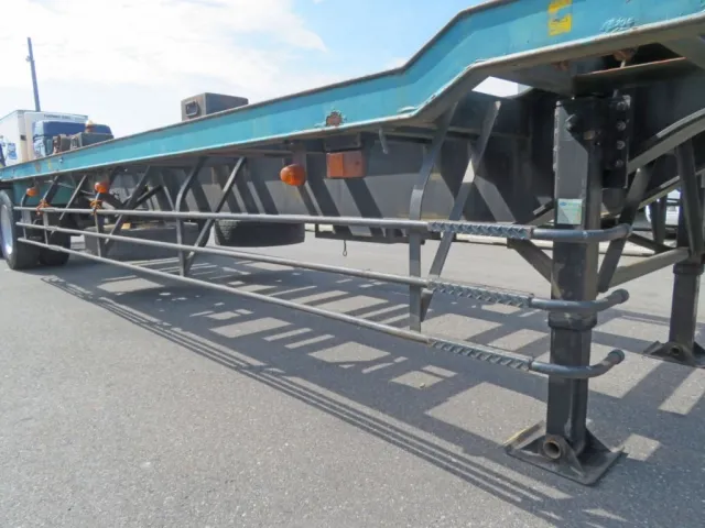 サイドレールにサビ・軽い曲がり・キズがあります。|日通  NT2340改の写真28