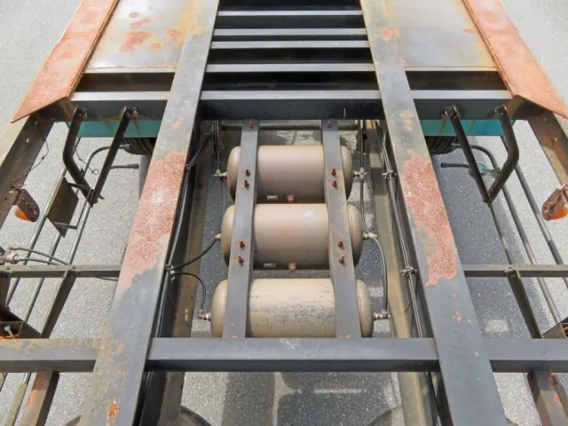 エアータンク周りにサビがあります。|日通  NT2340改の写真31