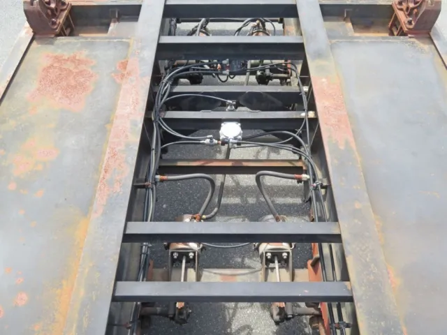 クロスメンバーに軽いサビがあります。|日通  NT2340改の写真33