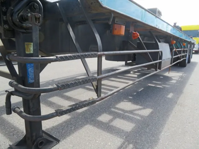 サイドレールにサビ・曲がり・キズがあります。|日通  NT2340改の写真41