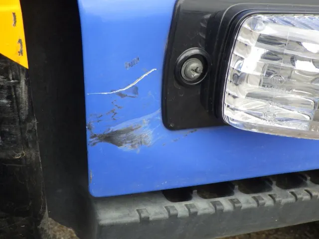 助手席側ドア前方にキズがあります。|いすゞ エルフ TPG-NKR85AN(2WD)の写真23