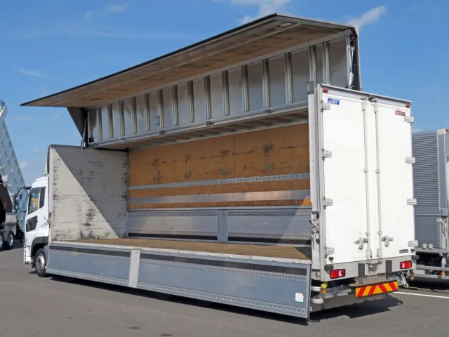 UDトラックス クオン 2PG-CG5CAの写真3