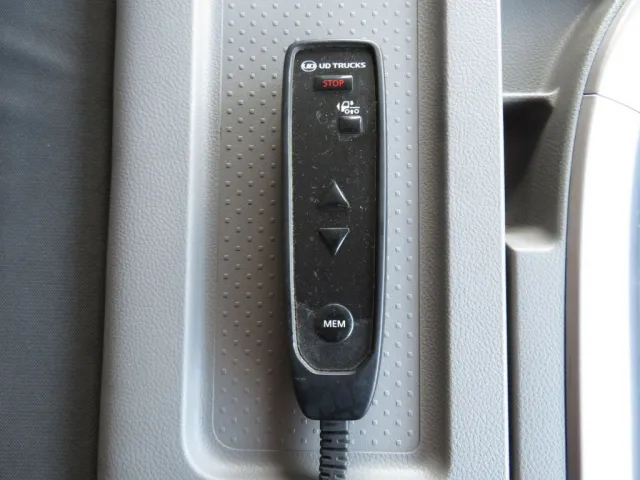 エアサスのコントローラーです。|UDトラックス クオン 2PG-CG5CAの写真17