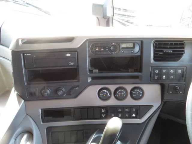 インパネ周りの状態です。|UDトラックス クオン 2PG-CG5CAの写真26