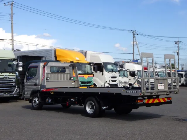 三菱 キャンター 2PG-FEB80(2WD)の写真3