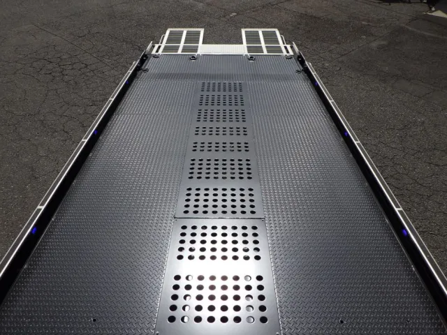 床の状態です。|三菱 キャンター 2PG-FEB80(2WD)の写真9