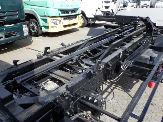 シャーシの状態です。|三菱 キャンター 2PG-FEB80(2WD)の写真12