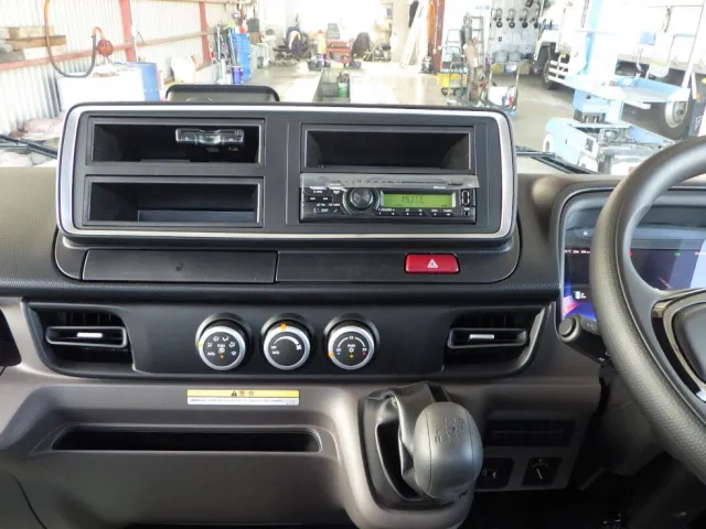 パネル周りの状態です。|三菱 キャンター 2PG-FEB80(2WD)の写真20