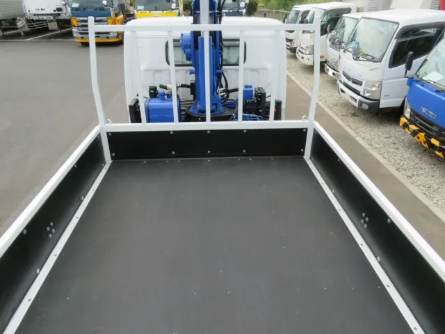 三菱 キャンター 2PG-FEB80(2WD)の写真8