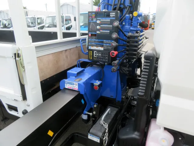 アウトリガーは差し違い式です。|三菱 キャンター 2PG-FEB80(2WD)の写真9