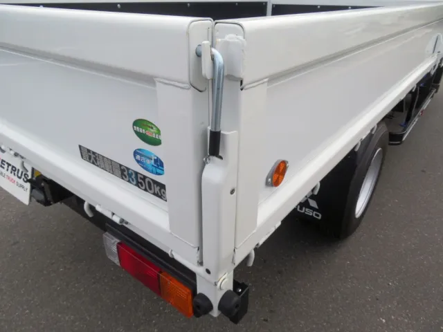 リアあおりロック周りに少し置きサビがあります。|三菱 キャンター 2PG-FEB80(2WD)の写真19