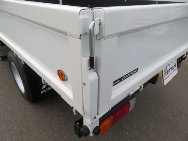 リアあおりロック周りに少し置きサビがあります。|三菱 キャンター 2PG-FEB80(2WD)の写真20