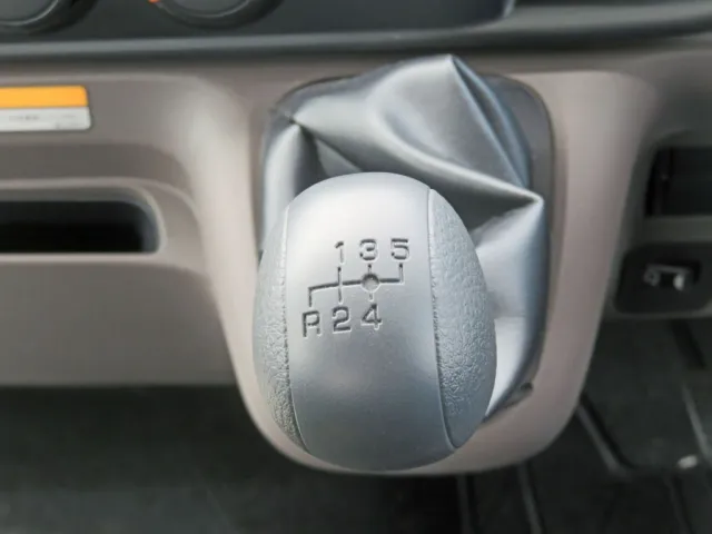 三菱 キャンター 2PG-FEB80(2WD)の写真24