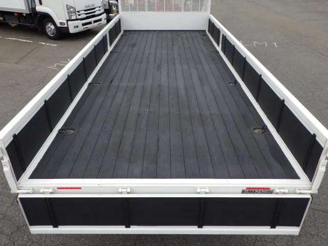 床板の状態です。|いすゞ フォワード 2RG-FRR90S2(2WD)の写真10