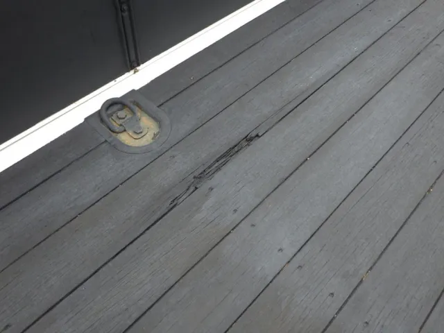 床板に一部に割れがあります。|いすゞ フォワード 2RG-FRR90S2(2WD)の写真36