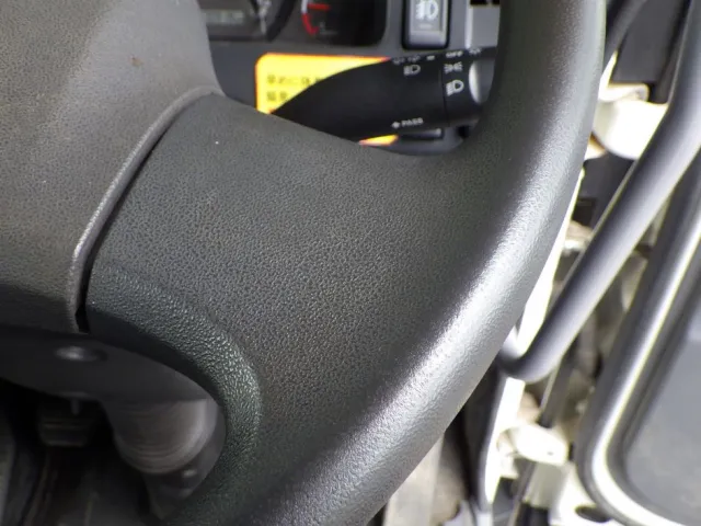 ハンドルにスレがあります。|いすゞ フォワード 2RG-FRR90S2(2WD)の写真41