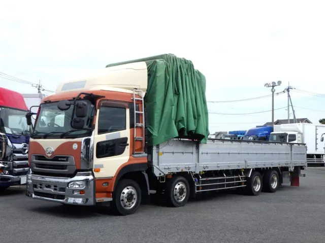 UDトラックス クオン QKG-CG5ZAの写真1