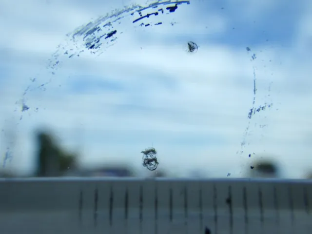 フロントガラスに小キズがあります。|UDトラックス クオン QKG-CG5ZAの写真13