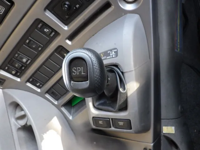 エスコットVです。|UDトラックス クオン QKG-CG5ZAの写真17