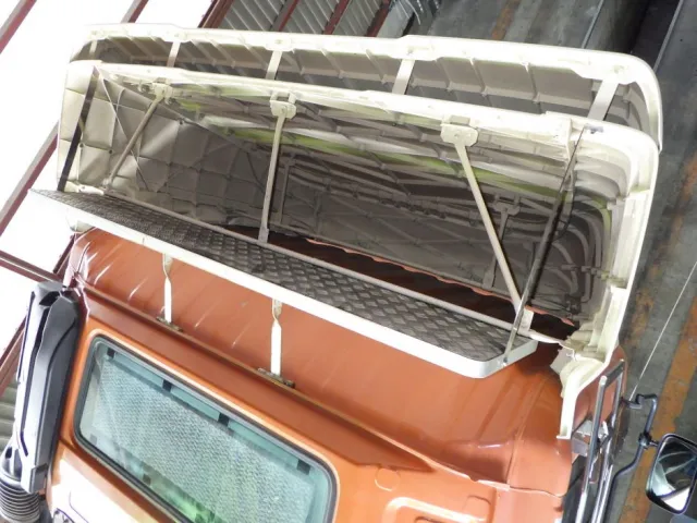 導風板裏側の状態です。|UDトラックス クオン QKG-CG5ZAの写真20