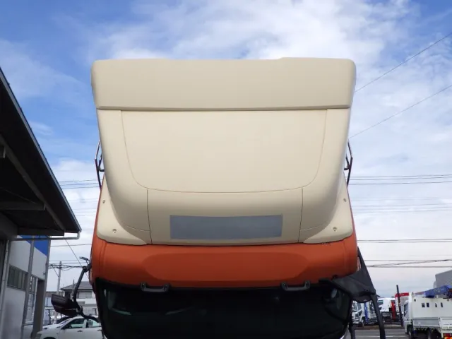 導風板に塗装跡があります。|UDトラックス クオン QKG-CG5ZAの写真21