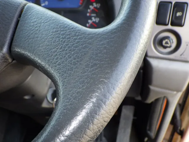 ハンドルにスレがあります。|UDトラックス クオン QKG-CG5ZAの写真46