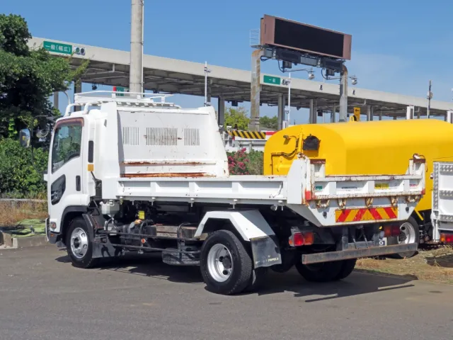 いすゞ フォワード TKG-FRR90S1(2WD)の写真4