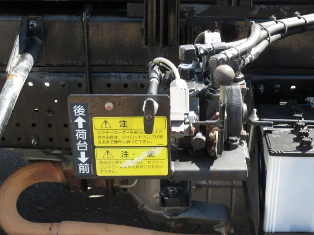 上物の操作レバーです。|いすゞ フォワード TKG-FRR90S1(2WD)の写真20