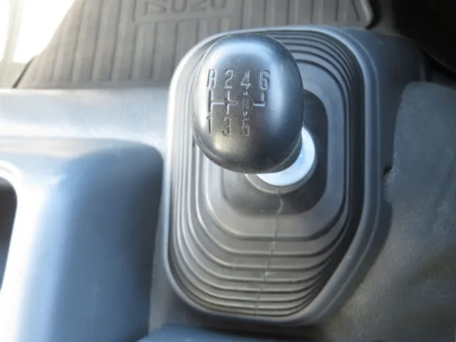 いすゞ フォワード TKG-FRR90S1(2WD)の写真23