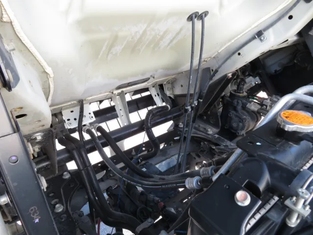 キャブ下面の状態です。|いすゞ フォワード TKG-FRR90S1(2WD)の写真35