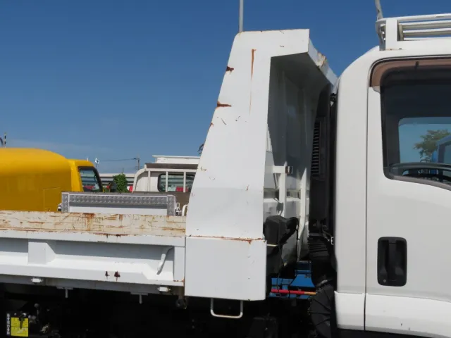 プロテクター側面にキズ・サビがあります。|いすゞ フォワード TKG-FRR90S1(2WD)の写真47