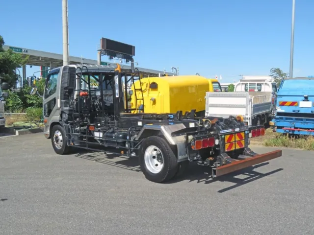 三菱 ファイター 2KG-FK72FZの写真3