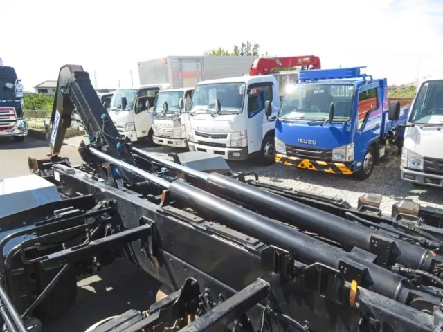 ツインシリンダーです。|三菱 ファイター 2KG-FK72FZの写真7