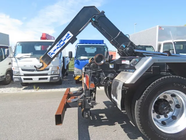 脚は油圧式です。|三菱 ファイター 2KG-FK72FZの写真8