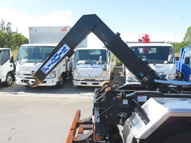 バックチルト作動した状態です。(先端部が伸縮します)|三菱 ファイター 2KG-FK72FZの写真13