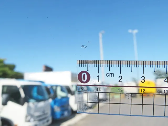 フロントガラスに小キズがあります。|三菱 ファイター 2KG-FK72FZの写真19