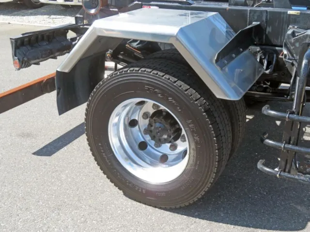 リアフェンダーに細かいキズがあります。|三菱 ファイター 2KG-FK72FZの写真31