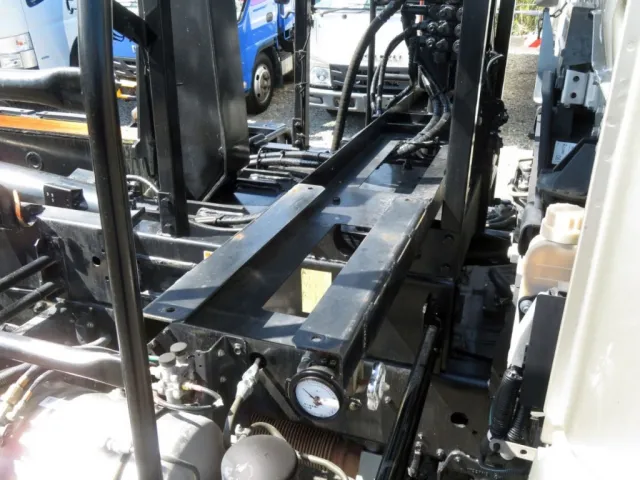 キャブバックステップ下部に取り外し跡があります。|三菱 ファイター 2KG-FK72FZの写真32