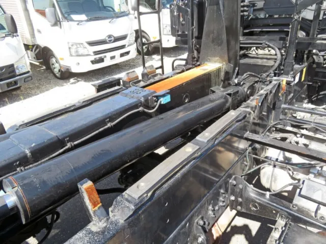 アーム上部にサビ・キズがあります。|三菱 ファイター 2KG-FK72FZの写真33