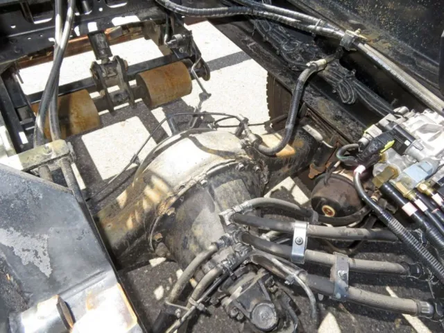 デフ周辺にサビ・塗装の剥がれがあります。|三菱 ファイター 2KG-FK72FZの写真36