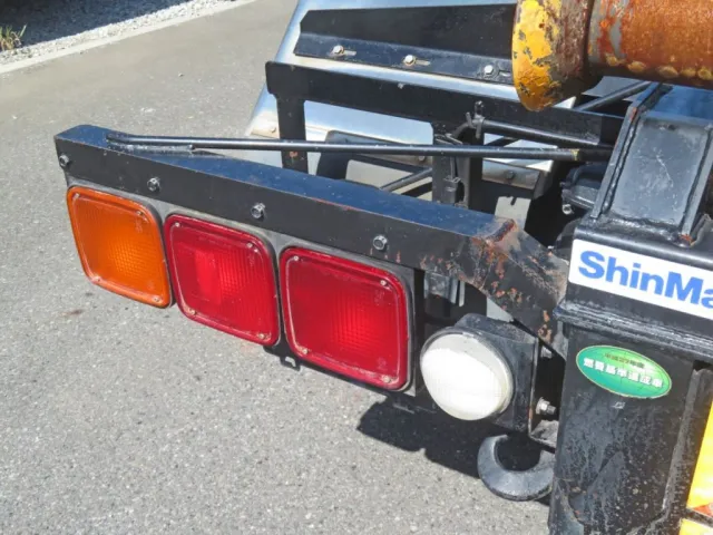 テールランプのステーにサビ・キズ・溶接補修箇所があります。|三菱 ファイター 2KG-FK72FZの写真42